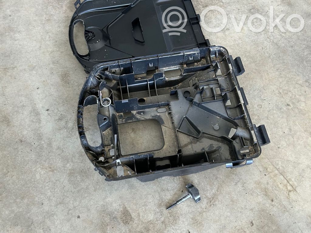 Opel Vivaro Glove box in trunk 