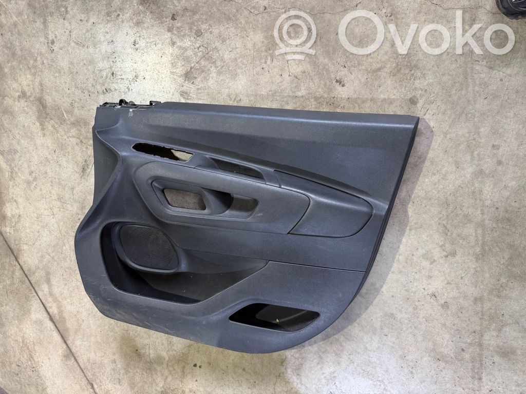Opel Combo E Priekšējo durvju apdare 