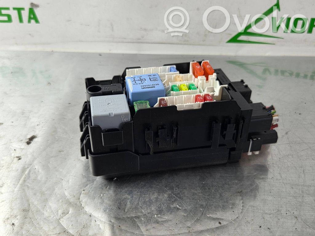 Peugeot 3008 II Module de fusibles 