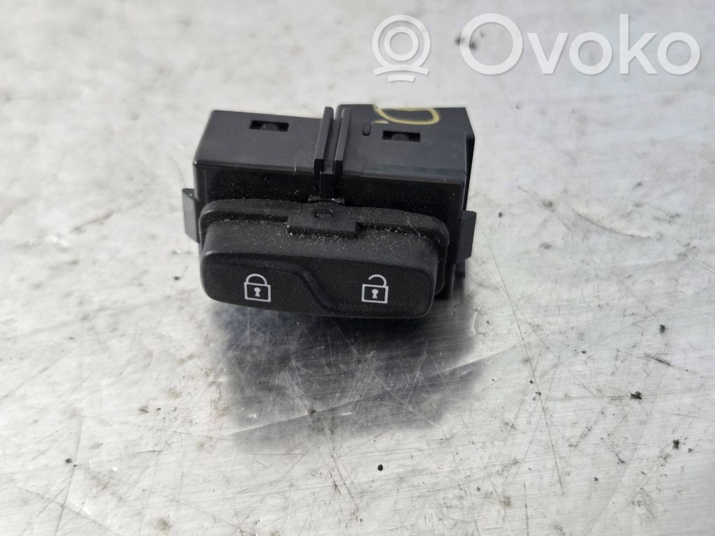 Volvo XC60 Central locking switch button 
