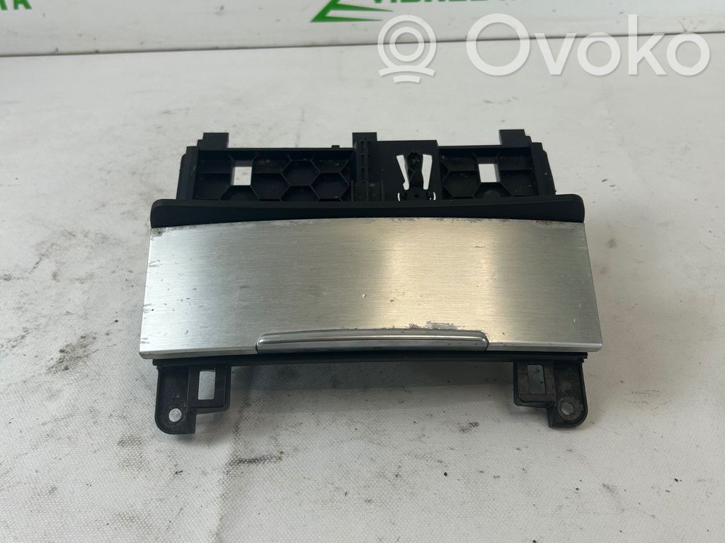 Audi Q7 4L Aschenbecher vorne 
