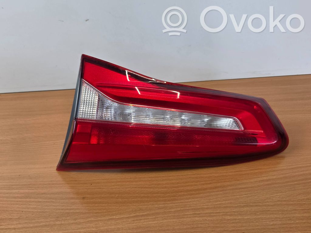Ford Focus Lampy tylnej klapy bagażnika 