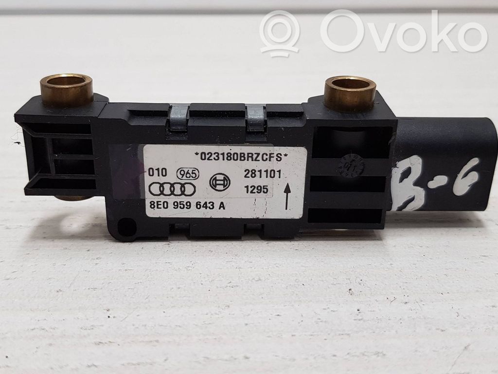 Audi A4 S4 B6 8E 8H Czujnik uderzenia Airbag 