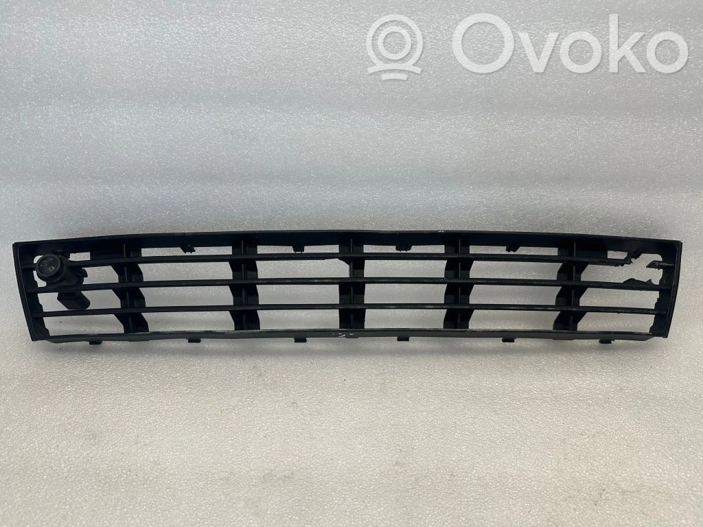 Audi A4 S4 B5 8D Etupuskurin alempi jäähdytinsäleikkö 