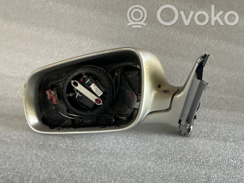 Audi A8 S8 D2 4D Elektryczne lusterko boczne drzwi przednich 