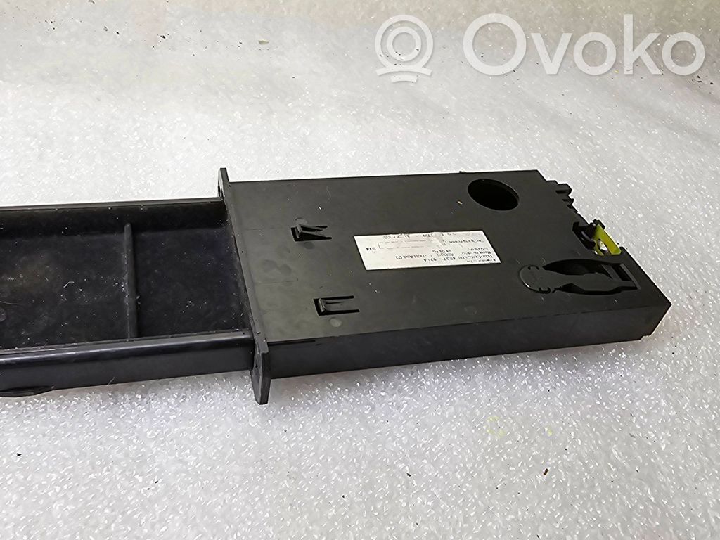 Staufach Ablagefach   4E0857925A