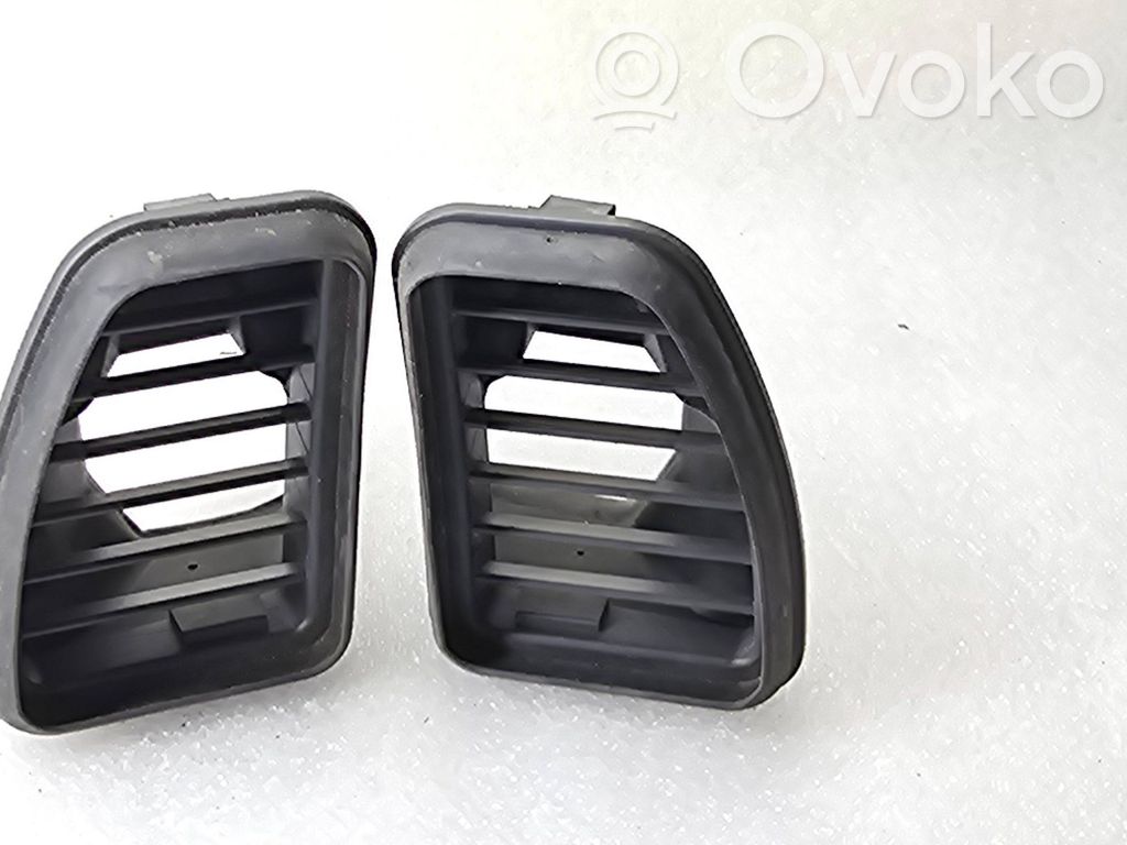 Audi A8 S8 D2 4D Šoninės oro grotelės 