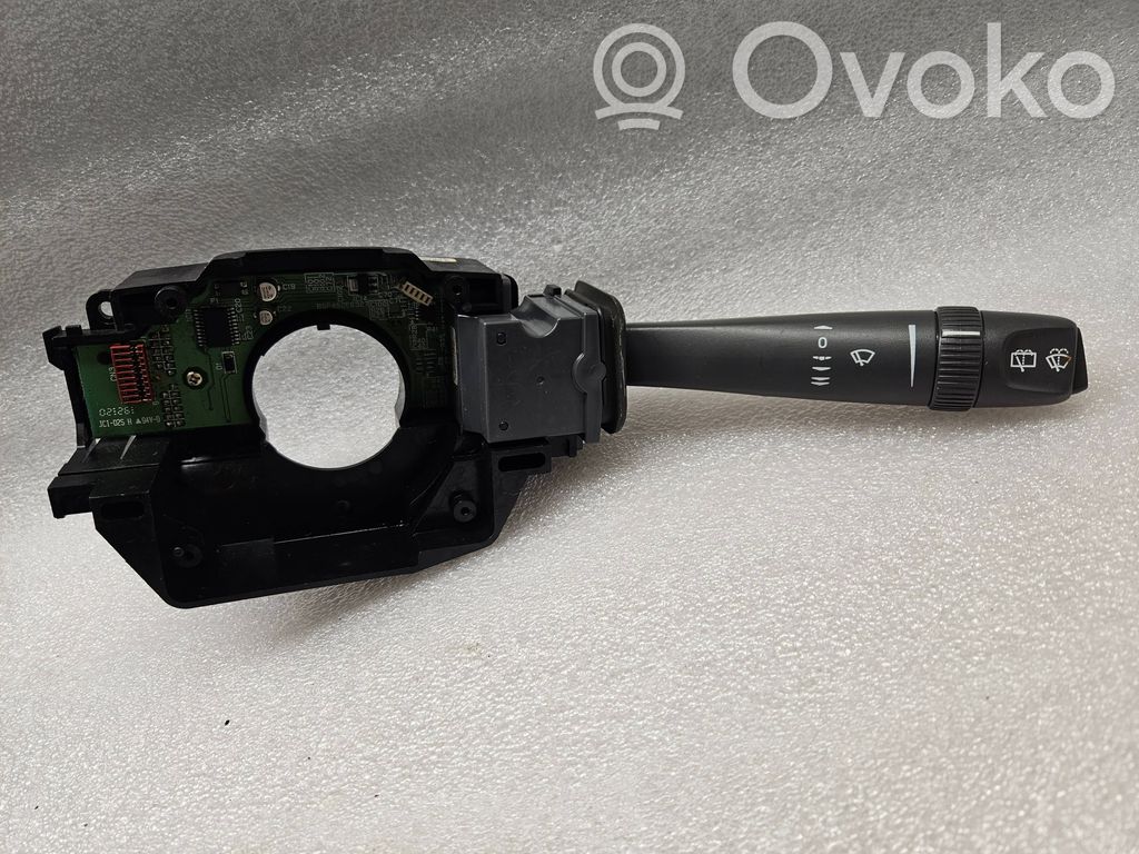 Volvo XC70 Wiper turn signal indicator stalk/switch 