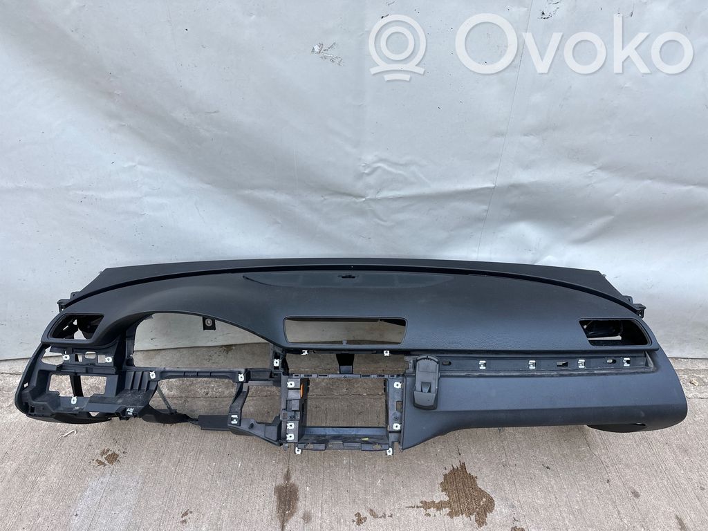 Volkswagen PASSAT B6 Deska rozdzielcza 