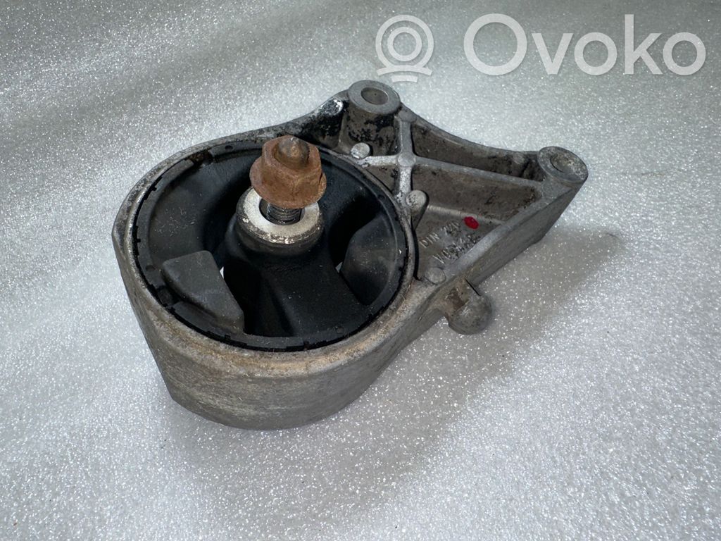 Engine mount bracket   D1N226,V05413