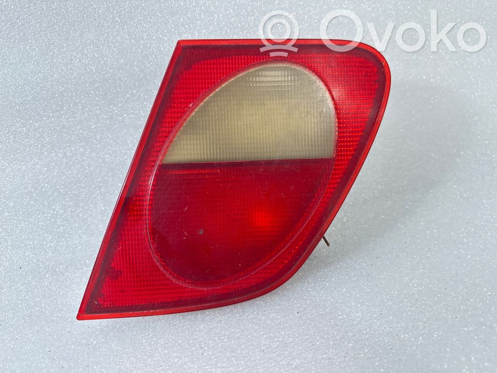 Mercedes-Benz E W210 Galinis žibintas kėbule 