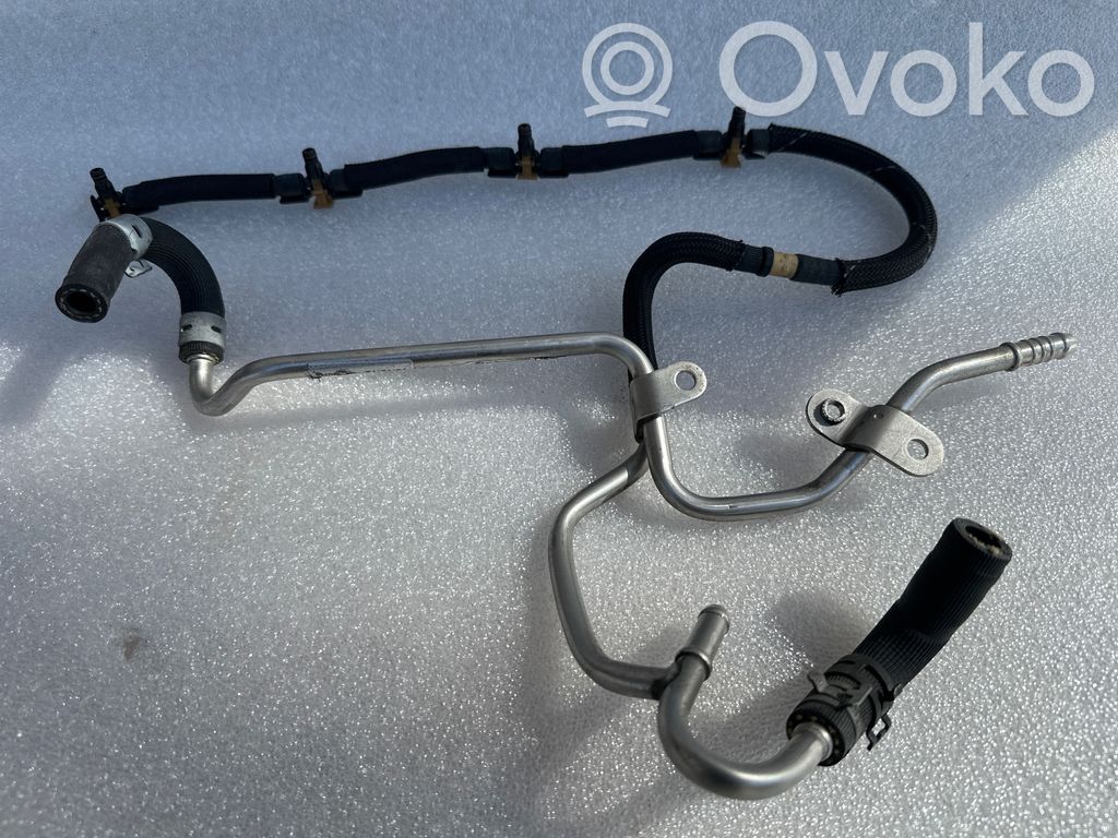 Volkswagen PASSAT B7 Conducte/furtunuri retur combustibil 