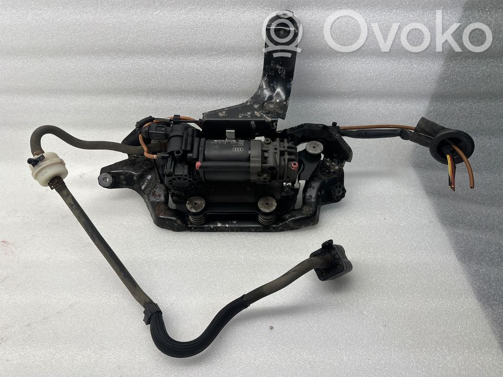 Audi A6 S6 C7 4G Pneimatiskās piekares kompresors 