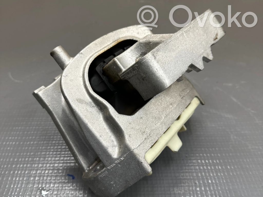 Skoda Fabia Mk4 (6VA) Engine mount bracket 