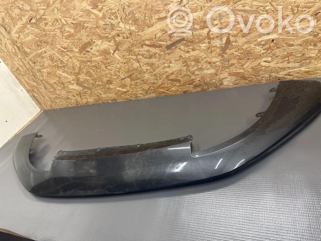 Porsche Macan (95B) Moldura inferior del parachoques trasero 