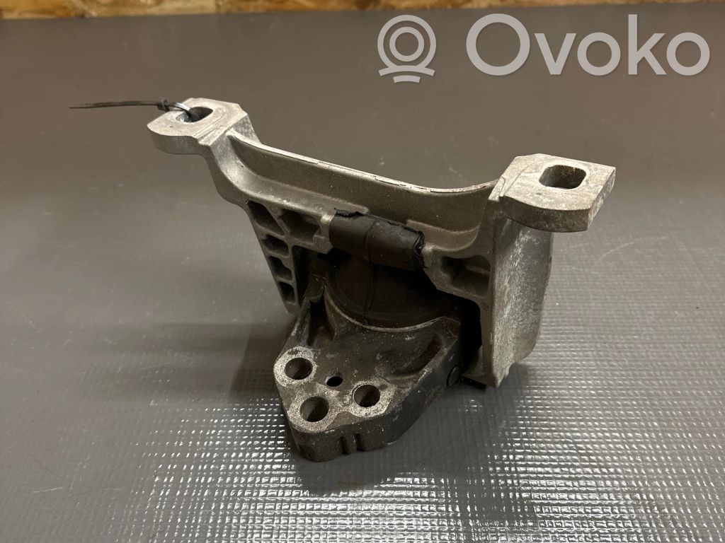 Engine mount bracket