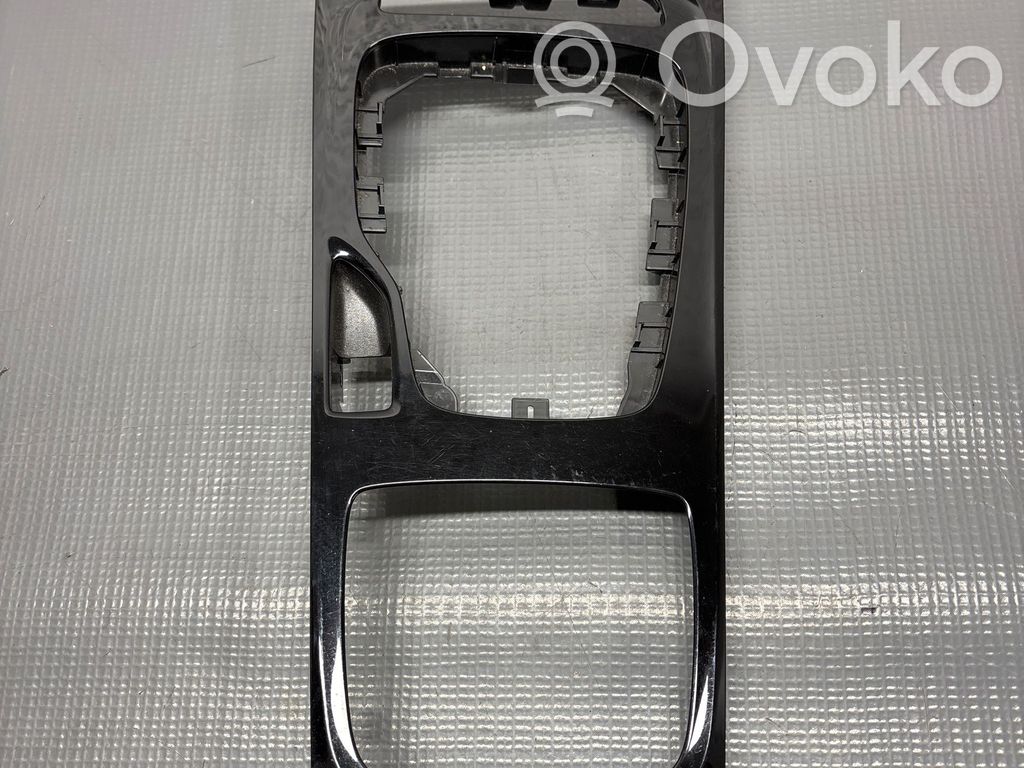 Opel Insignia B Główny schowek tunelu środkowego 
