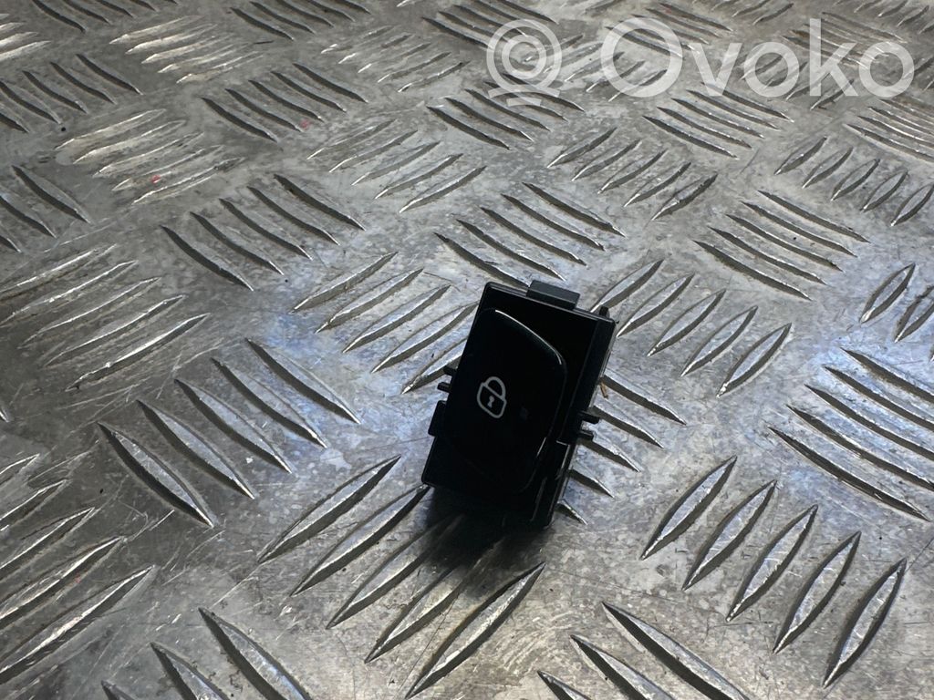 Volvo XC90 Central locking switch button 