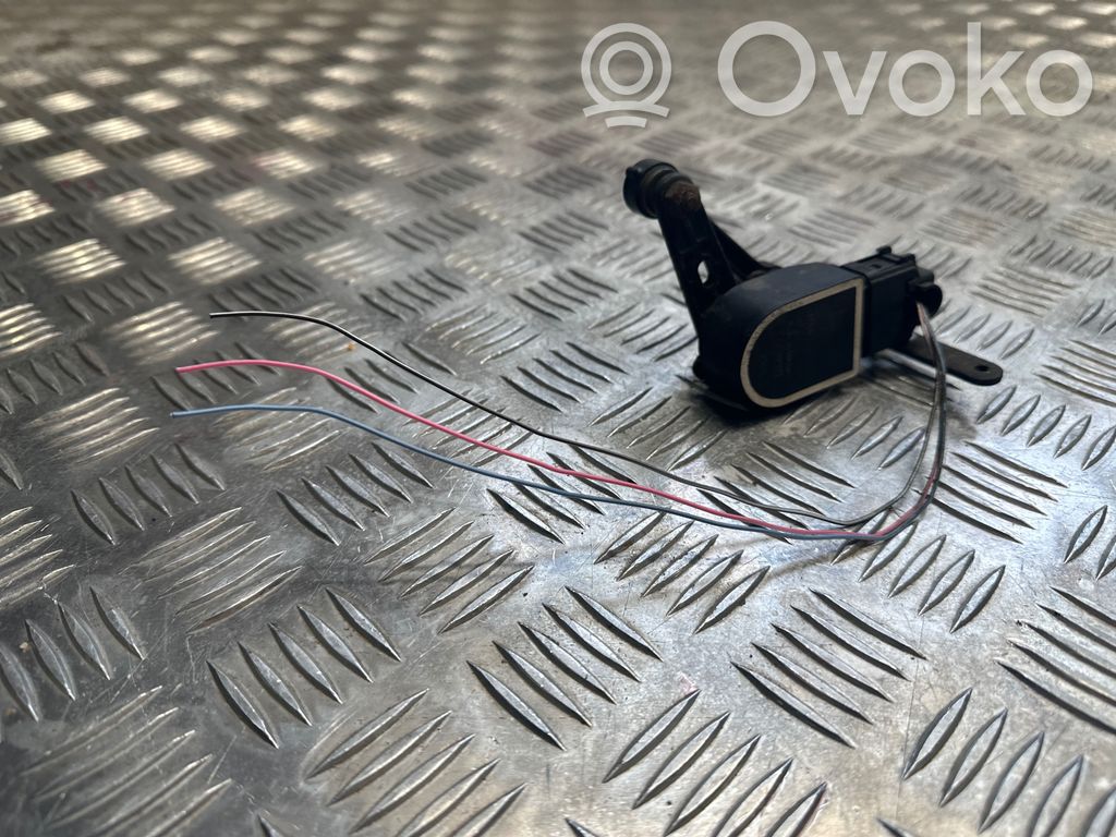 Mercedes-Benz C W204 Rear air suspension level height sensor 