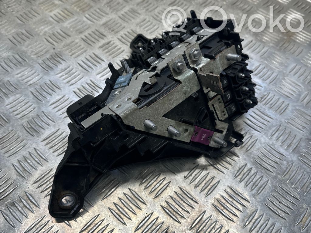 Mercedes-Benz E W238 Saugiklių blokas 