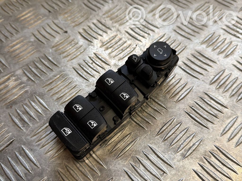 Electric window control switch   7948785,250722
