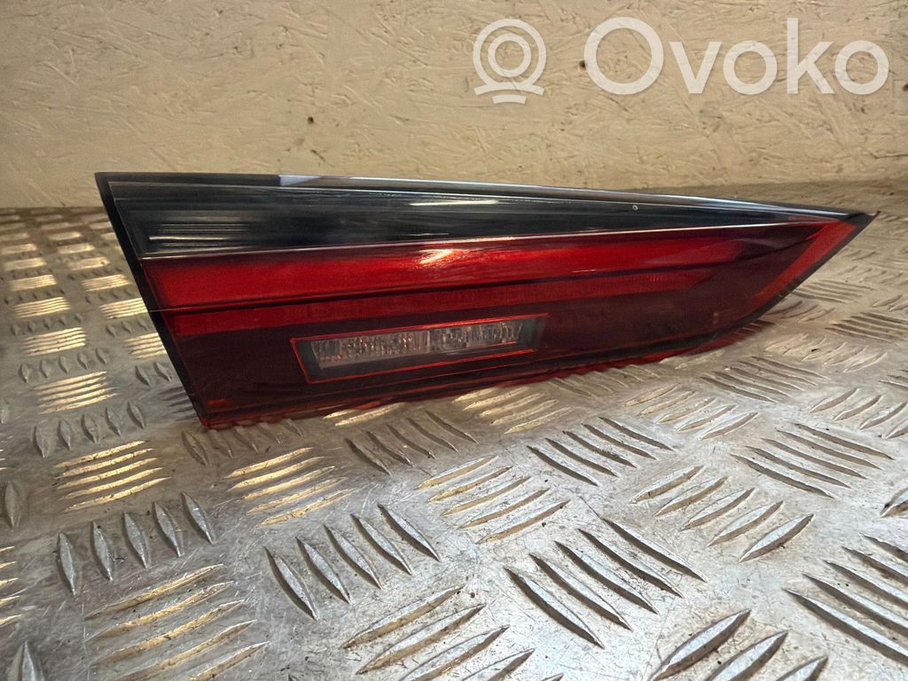 BMW i4 Tailgate rear/tail lights 