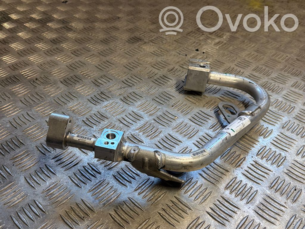 BMW i4 Ilmastointilaitteen putki (A/C) 
