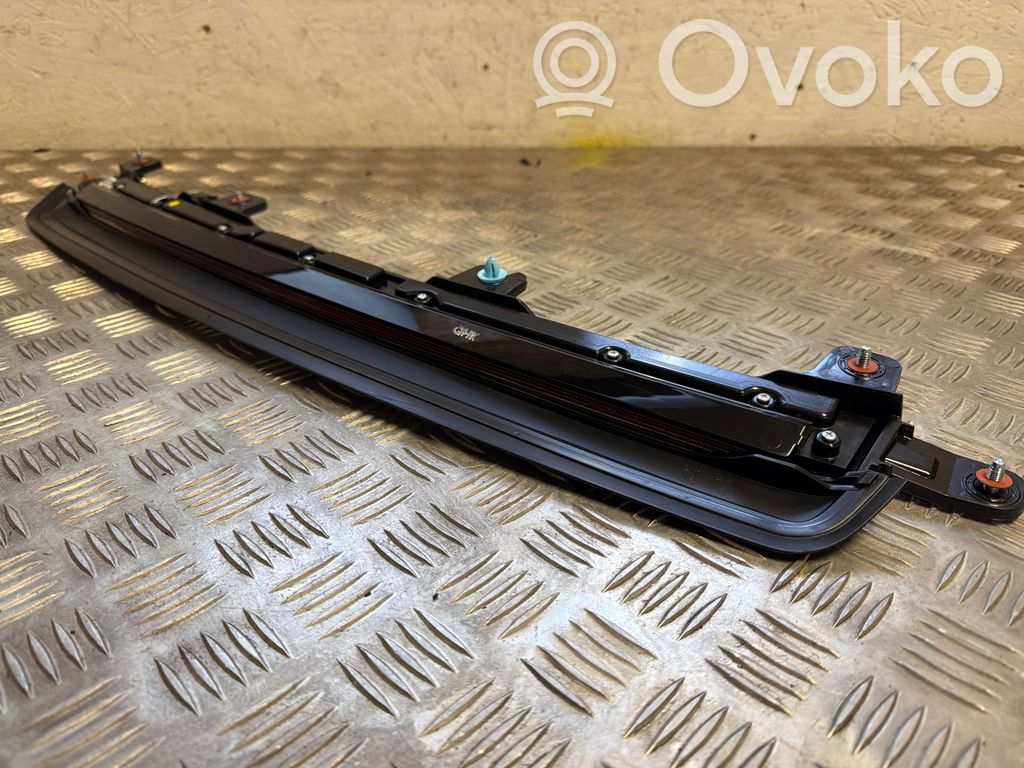 Kolmas/lisäjarruvalo   92700CV0
