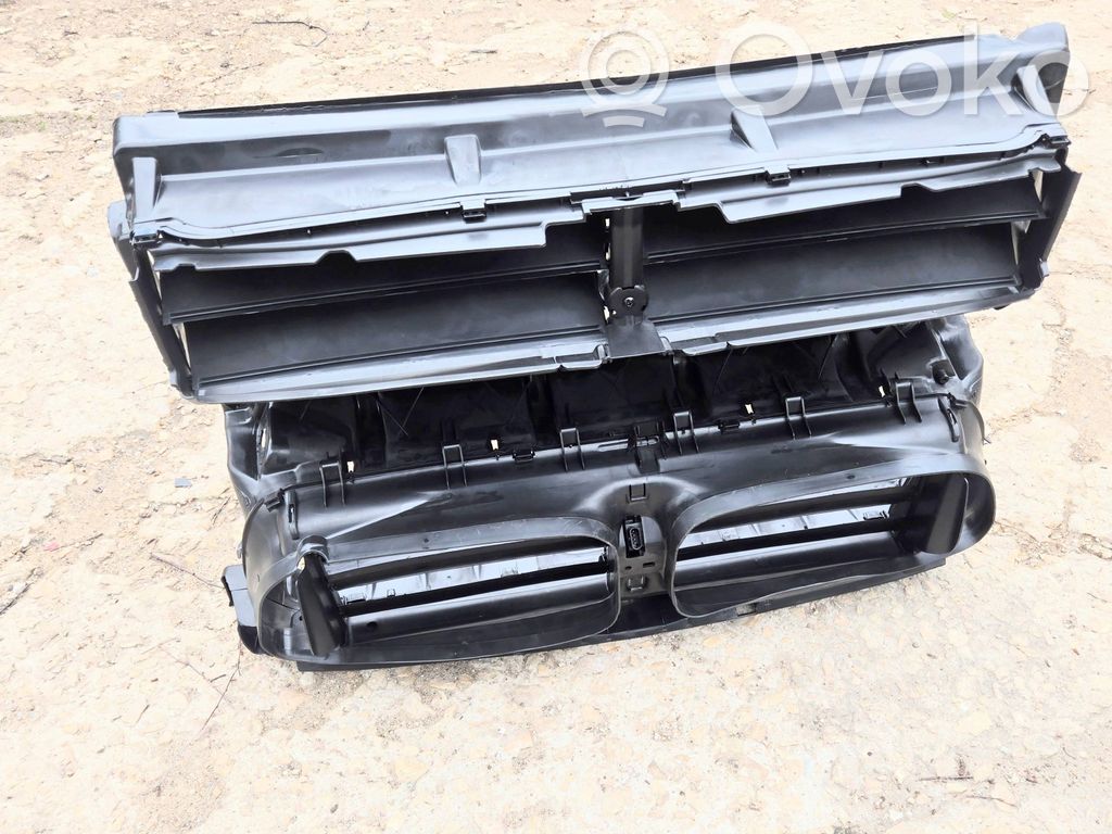 BMW 5 F10 F11 Wlot / Kanał powietrza intercoolera 