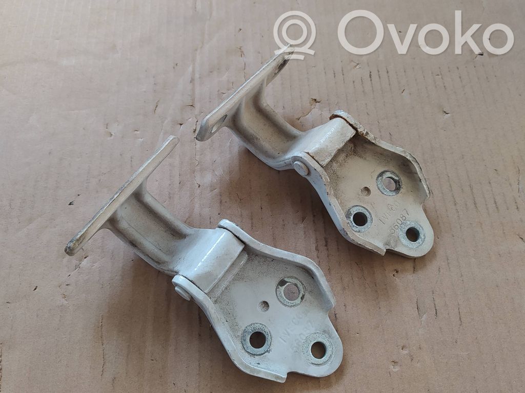 Iveco Daily 6th gen Front door hinges set 