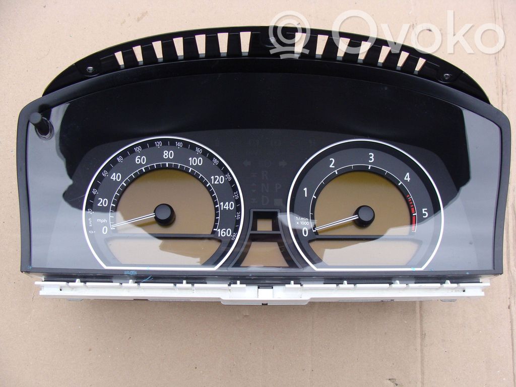 Spidometrs (instrumentu panelī)   9124813