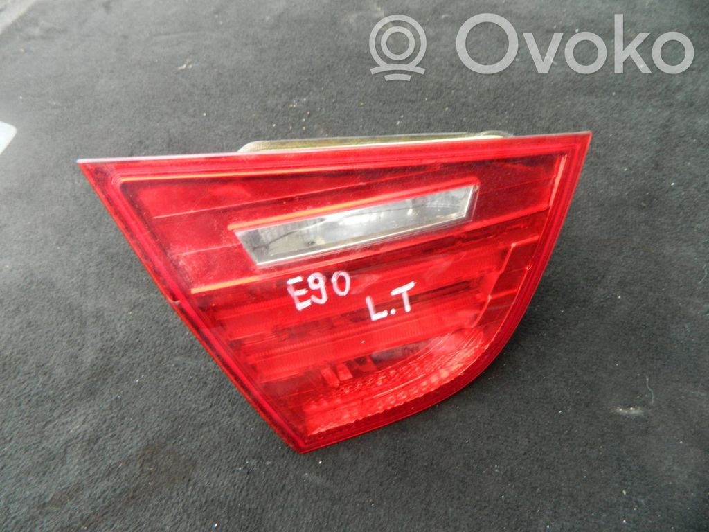 BMW 3 E90 E91 Aizmugurējais lukturis pārsegā 