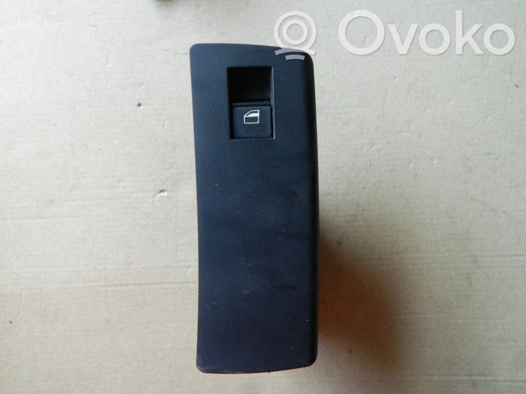 Electric window control switch   6925700
