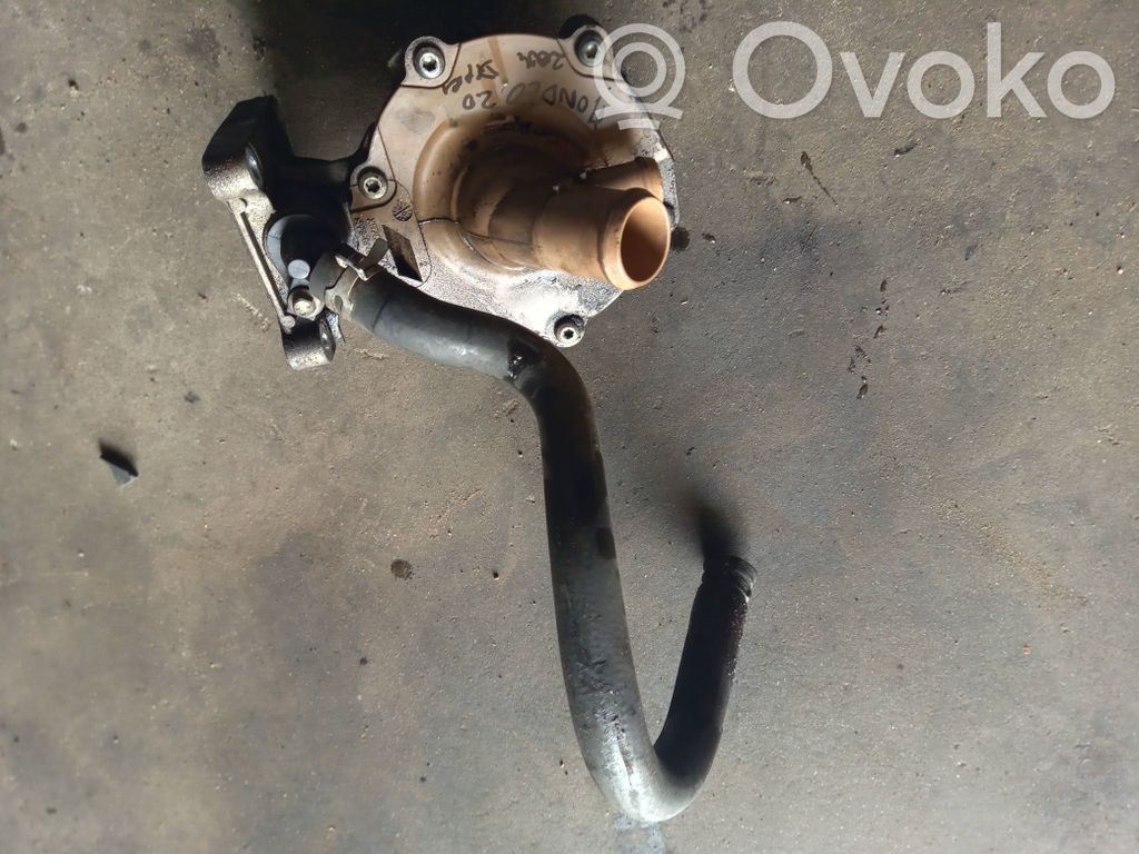 Ford Mondeo Mk III Vesipumppu 