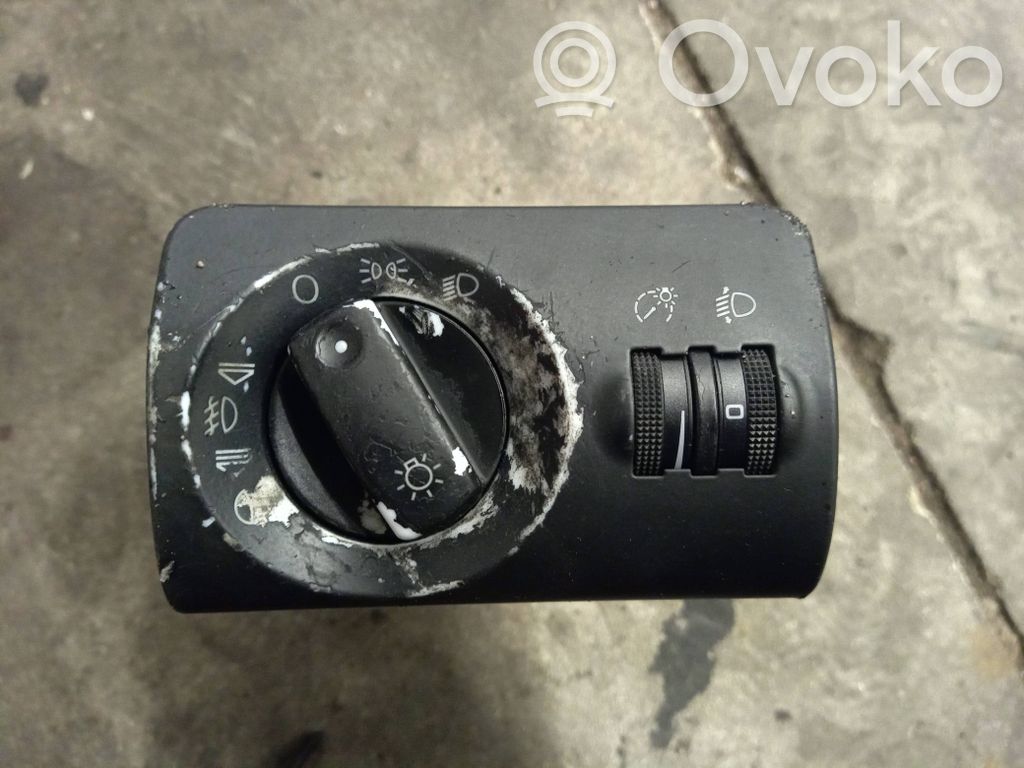 Audi A6 S6 C5 4B Lichtschalter 