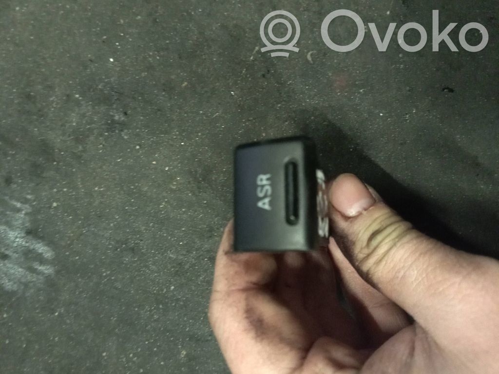 Audi 80 90 S2 B4 Interruptor de control de tracción (ASR) 