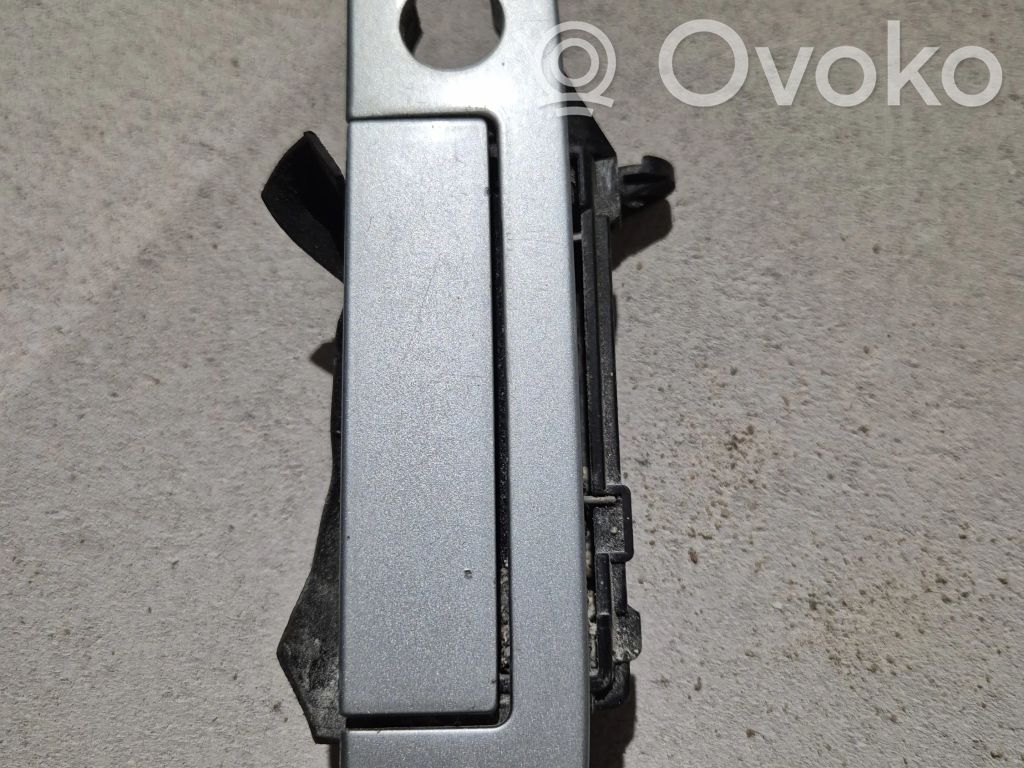 Audi A4 S4 B5 8D Klamka zewnętrzna drzwi przednich 