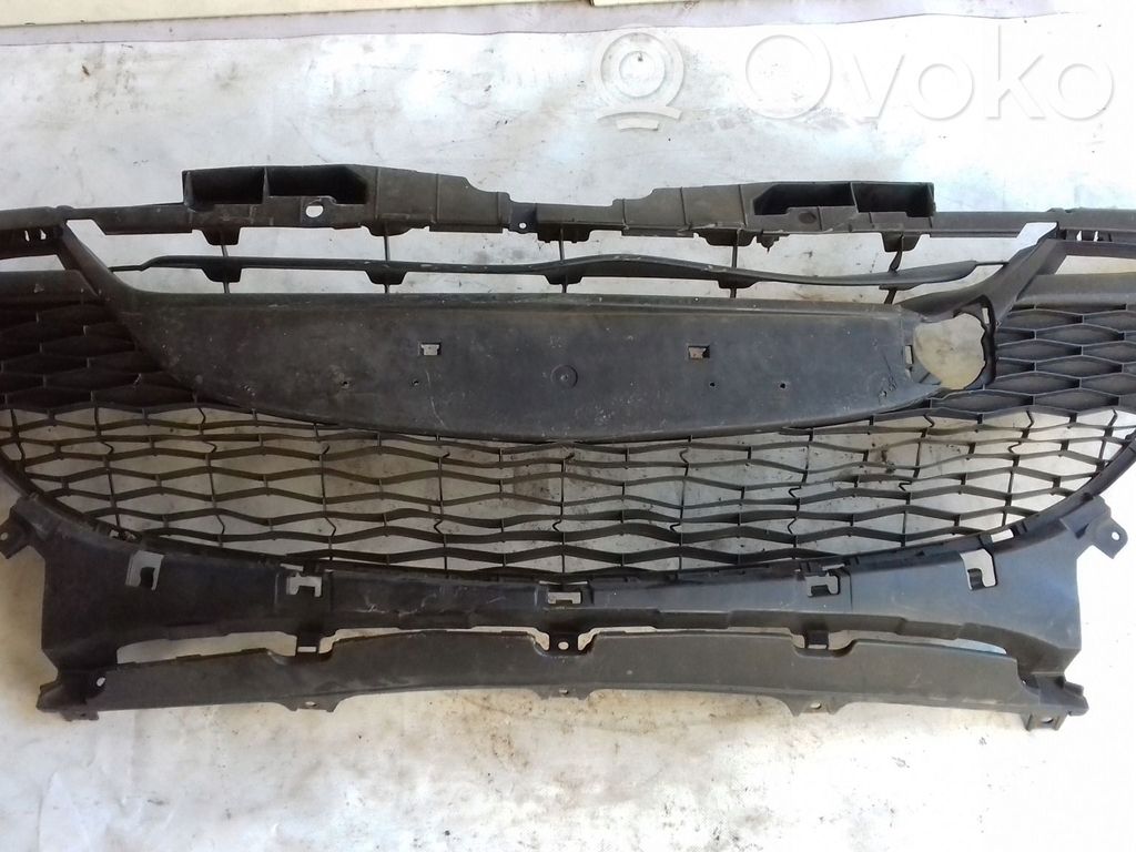 Mazda 3 II Front bumper lower grill 