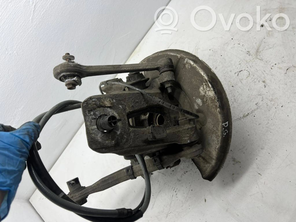 Rear wheel hub
