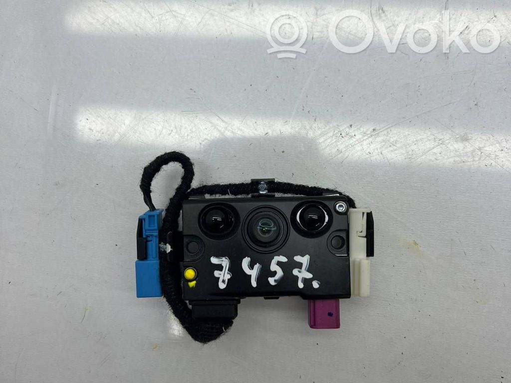 Tesla Model Y Windshield/windscreen camera 
