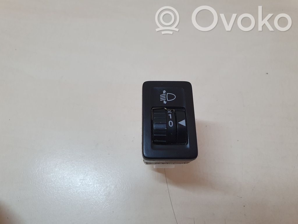 Suzuki Grand Vitara II Headlight level height control switch 