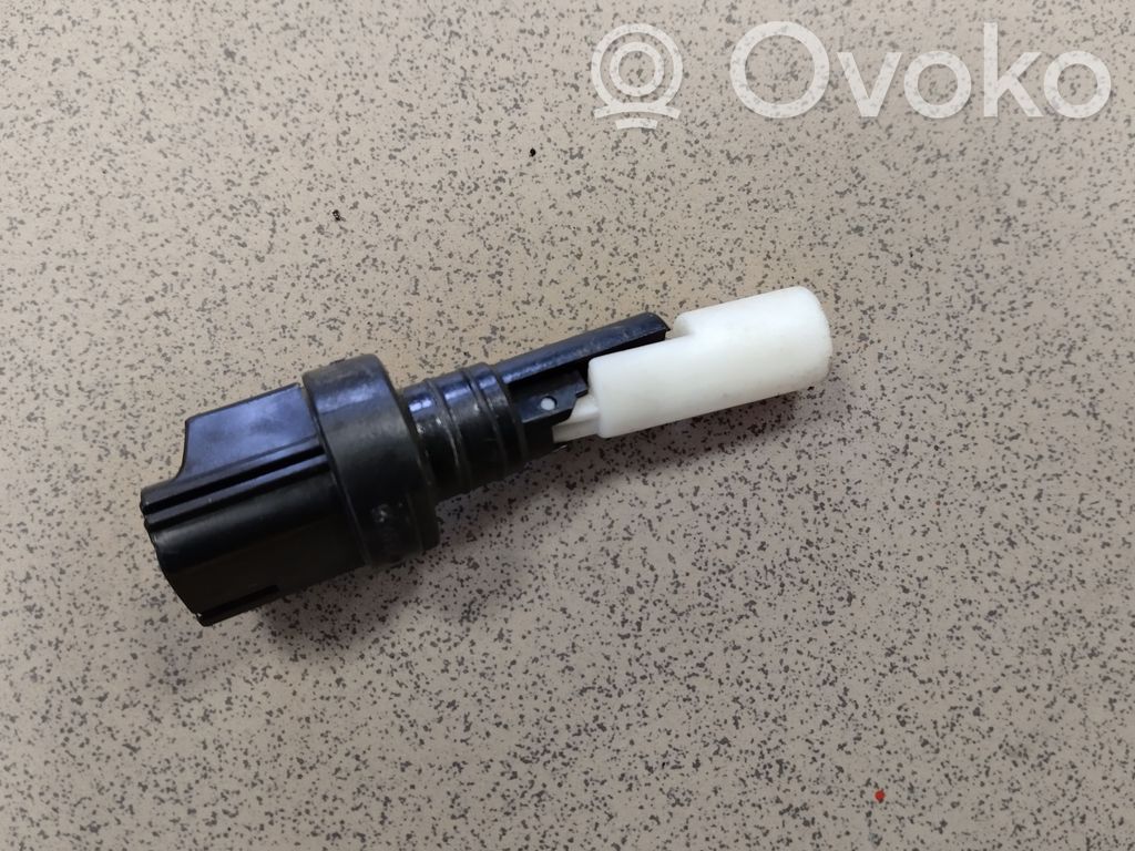 Ford Focus C-MAX Windshield washer fluid level sensor 