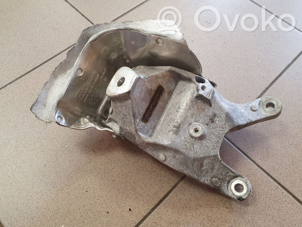 Audi Q5 SQ5 8R Engine mounting bracket 
