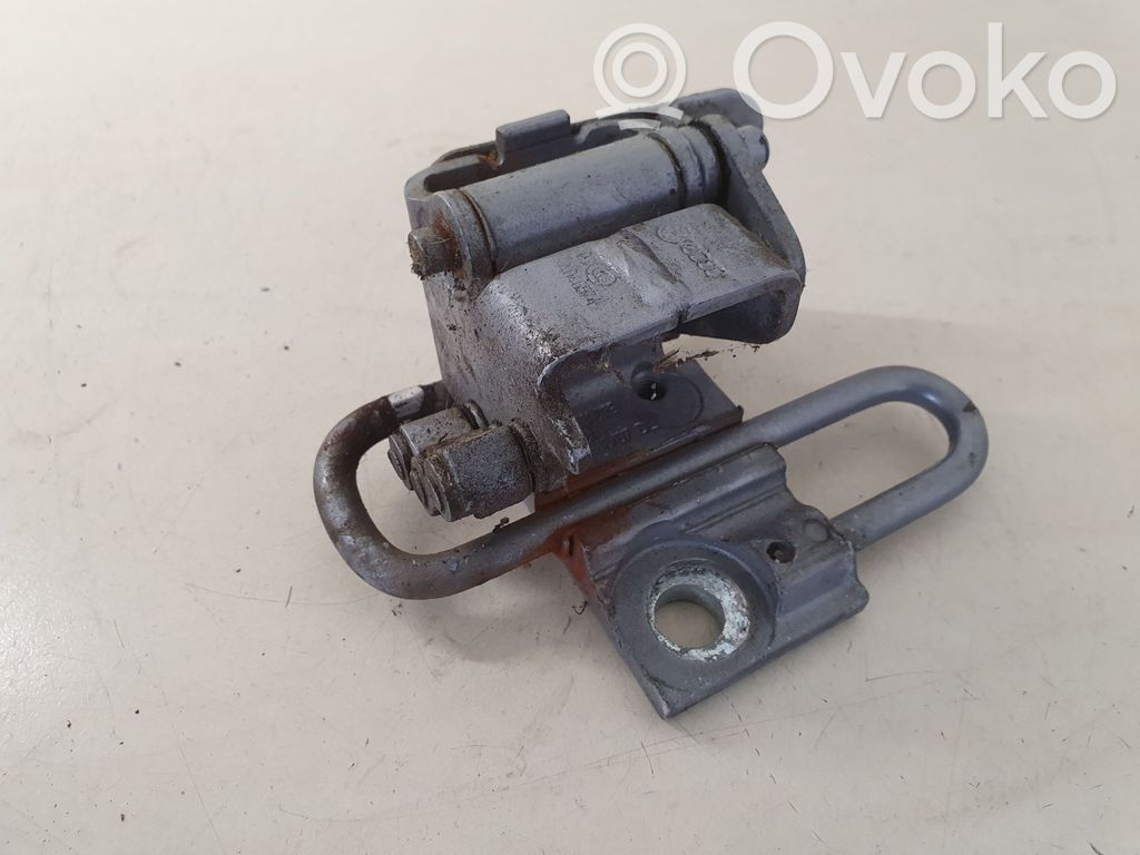 Audi A3 S3 8P Front door lower hinge 