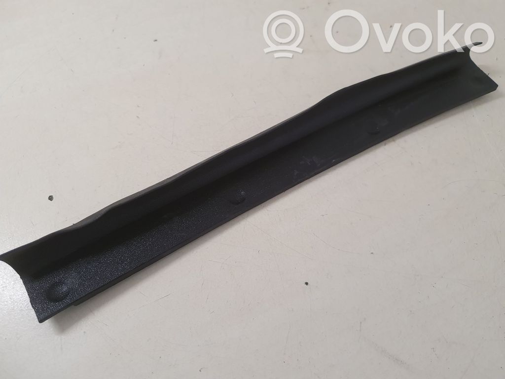 Audi Q2 - Engine compartment rubber 