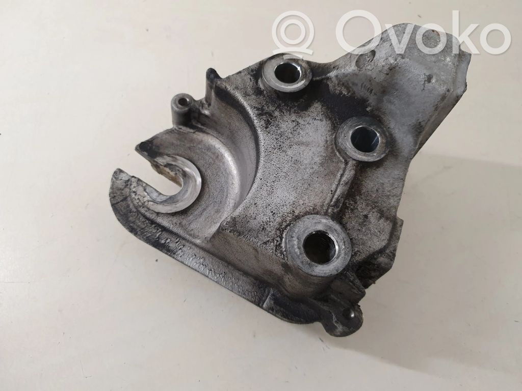 Peugeot Expert Engine mounting bracket 