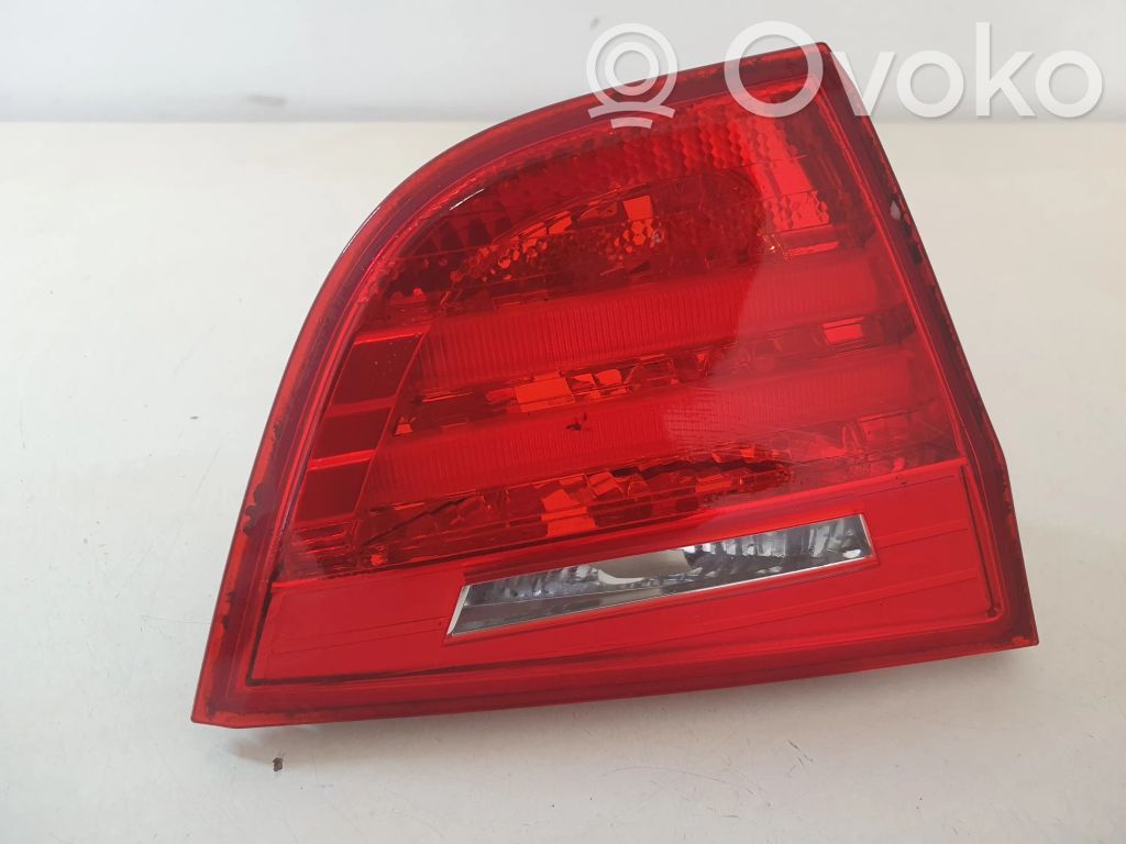 BMW 3 E90 E91 Aizmugurējais lukturis pārsegā 
