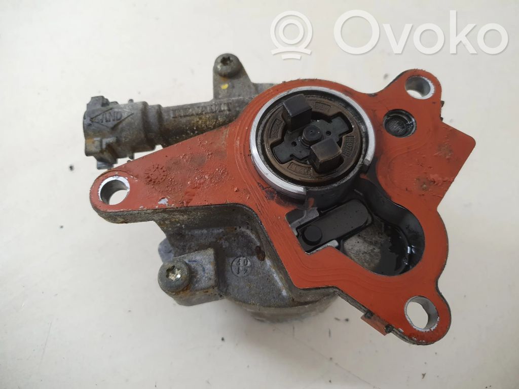 Opel Vivaro Vacuum pump 