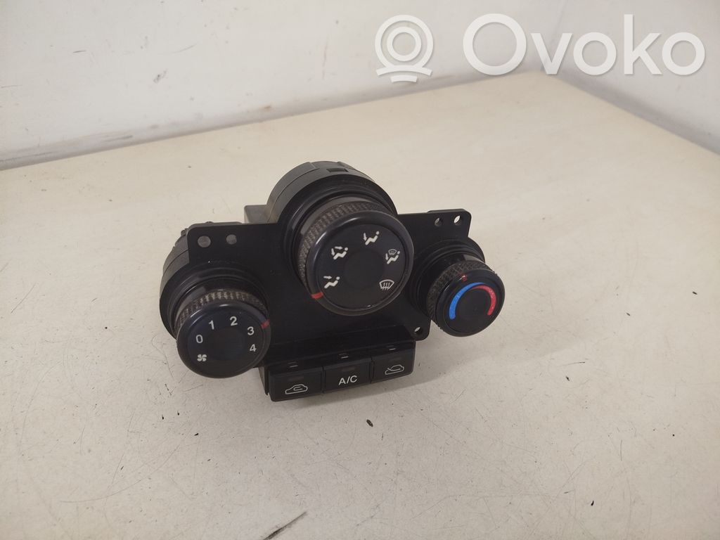KIA Carens I Climate control unit 
