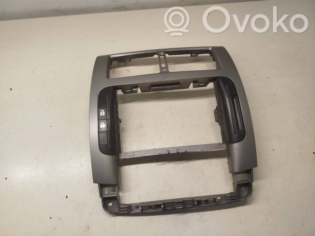 Peugeot Expert Radio/GPS head unit trim 